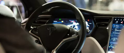 Tesla presenterà il nuovo Autopilot il 19 aprile