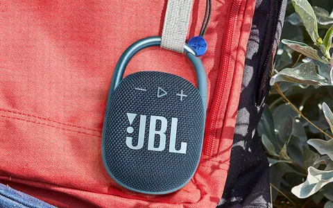 Suono potente, funzionalità innovative, JBL CLIP 4 è lo speaker portatile del momento: costa solo 39€