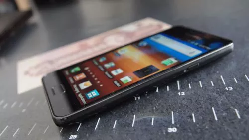 Samsung Galaxy Sleek, smartphone o tablet?