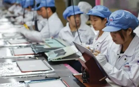 Foxconn aumenterà i salari e ridurrà gli straordinari
