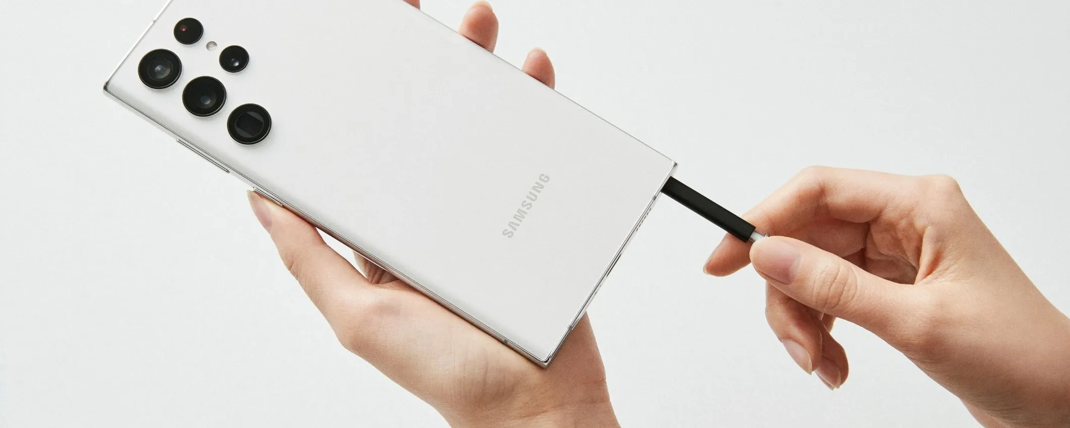 Samsung S22 Ultra è davvero difficile da riparare, secondo iFixit