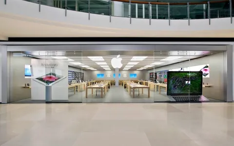 Apple Store, rubavano le foto piccanti delle clienti e poi assegnavano un punteggio