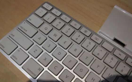 iPad: Lo strano caso del tasto bianco nella Keyboard Dock