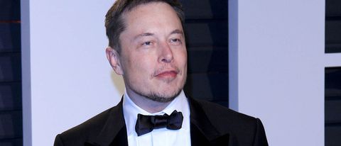 Elon Musk esce dal “club” dei miliardari