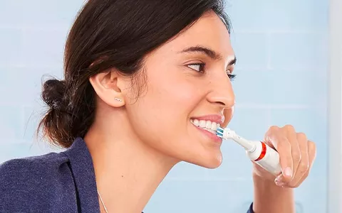 La tua igiene orale non sarà più la stessa con lo splendido spazzolino elettrico ricaricabile Oral-B Smart 4 in SUPER OFFERTA