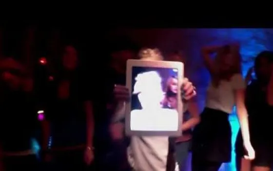 Need di Eddy: video musicale interamente girato con iPad 2