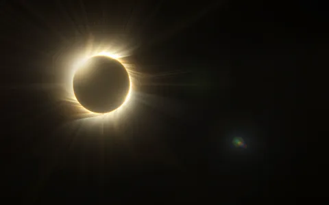 Eclissi solare del 2 agosto 2027: 6 minuti di totalità a Luxor, come vederla