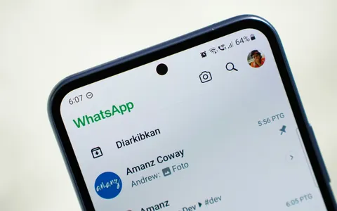 WhatsApp, l'ultima truffa fa tremare gli utenti: chat in pericolo