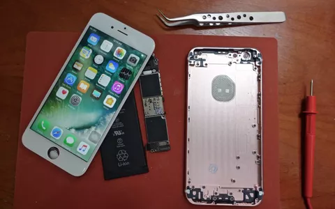 Assembla un iPhone 6s funzionante a partire da pezzi di ricambio cinesi
