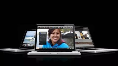 Spacchettamento del nuovo MacBook Pro 15