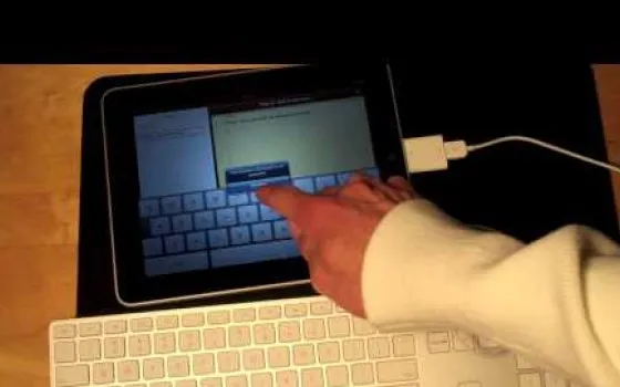 iPad: L'adattatore USB permette di collegare periferiche audio e tastiere