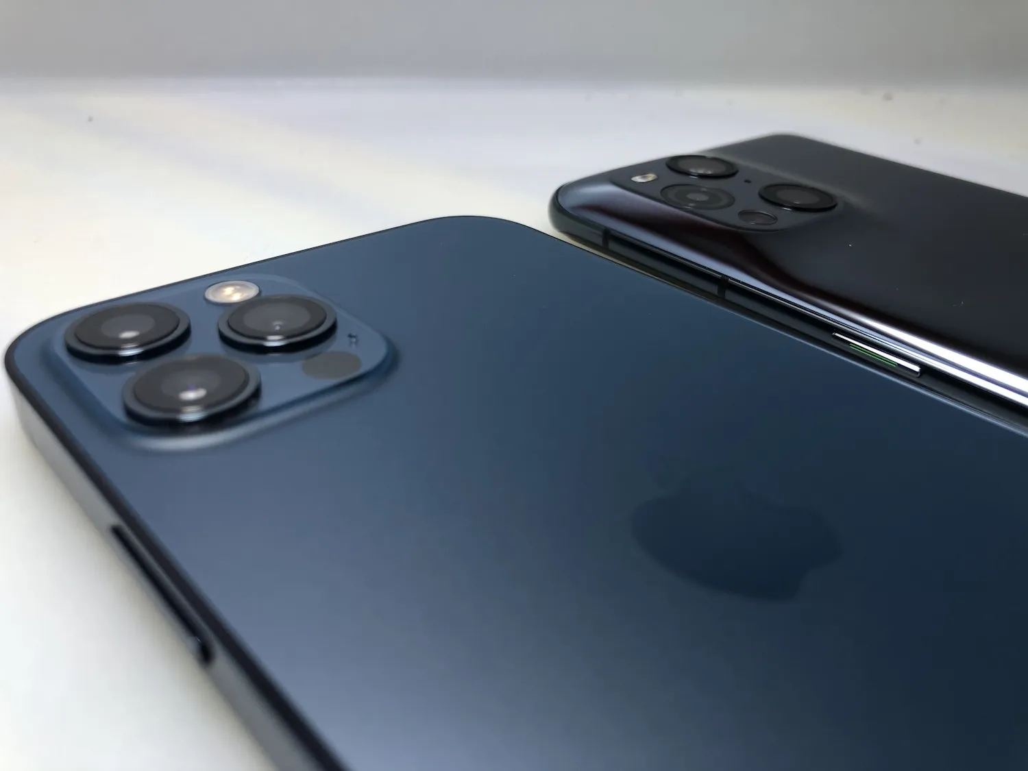 OPPO Find X3 Pro Look