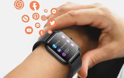 Lo smartwatch economico che sembra un Apple oggi in sconto su