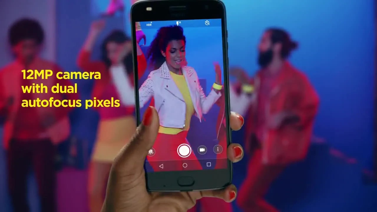 Il nuovo smartphone modulare Moto Z2 Play