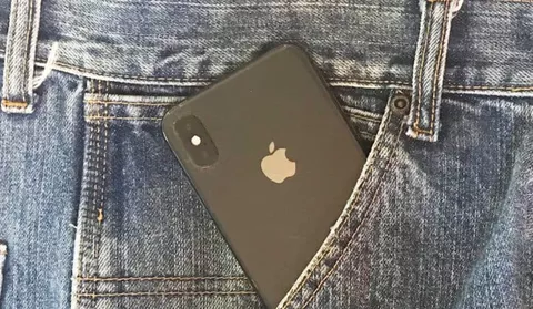 iPhone X in tasca: un privilegio per soli uomini