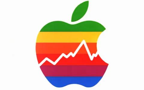 Apple, trimestrale da record: profitti per 346 miliardi di dollari