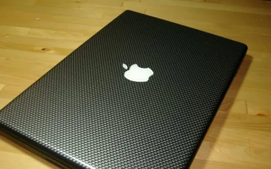 Apple assume un esperto in materiali compositi