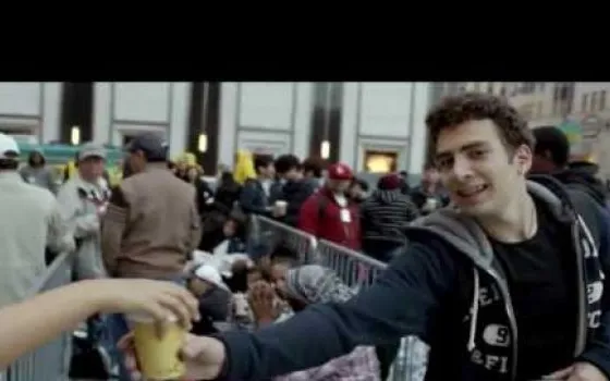 iPhone 5: il giorno del lancio in un video dagli Apple Store