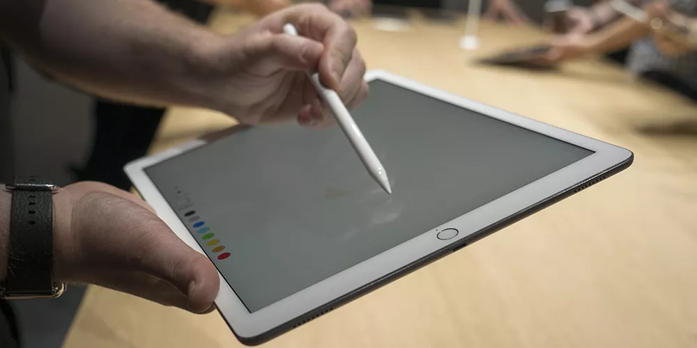 Come l'Apple Pencil ma ad un PREZZO MINI: ecco la Penna per iPad in MEGA OFFERTA