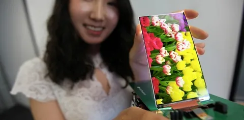 LG, il display per smartphone più sottile al mondo
