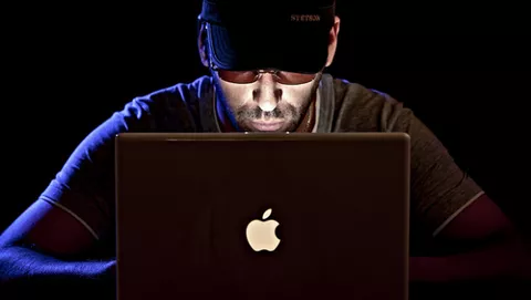 Apple, Facebook, Microsoft  e Twitter sotto attacco degli hacker