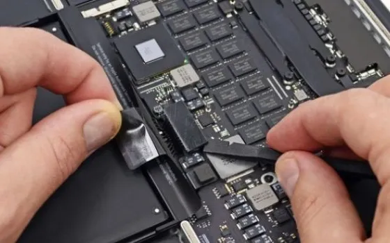 iFixit pubblica la guida per smontare i MacBook Pro Retina