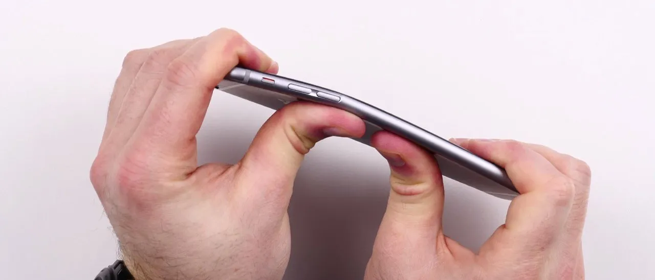 iPhone 6 Plus deformati: controlli severi da Apple