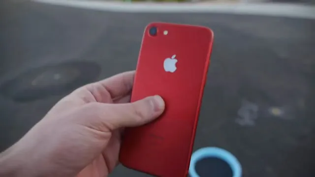 iPhone 7 su 10 Kg di Polvere da Sparo