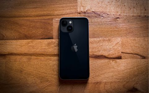 Nero di tenebra: il prezzo dell'iPhone 14 è in caduta libera su Amazon
