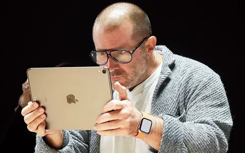 Jony Ive, il designer di Apple, usa una gomma da cancellare da 120€