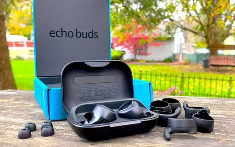 Echo Buds 2 con ALEXA: oggi su Amazon li paghi a quasi META' PREZZO