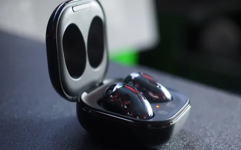 Black friday sales galaxy buds live