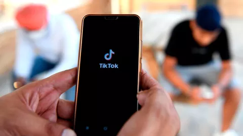 TikTok, nuovi strumenti contro l'hate speech, anche nelle live
