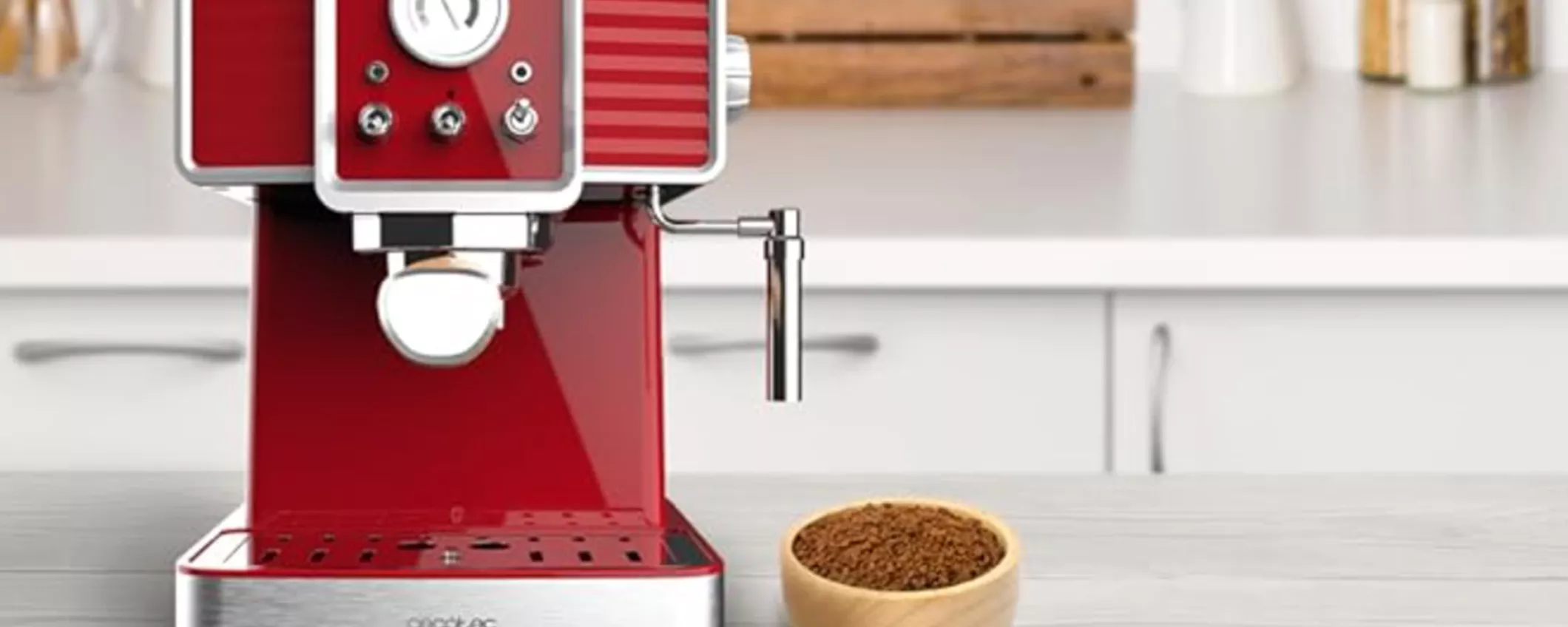 Macchina da caffè espresso Cecotech da 1350W in offerta a 99,90€ su Amazon