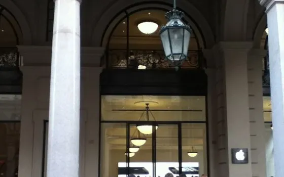 Inaugurazione Apple Store Torino Via Roma