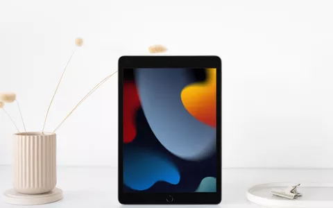Apple iPad 9 2021, eBay SGANCIA LA BOMBA: solo per oggi te lo svende a 308€