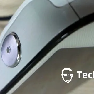 Samsung Galaxy S4 Zoom, le prime immagini