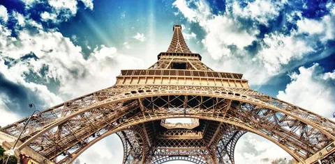 Sulla cima della Tour Eiffel con Street View