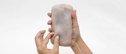 La cover per smartphone in pelle umana artificiale
