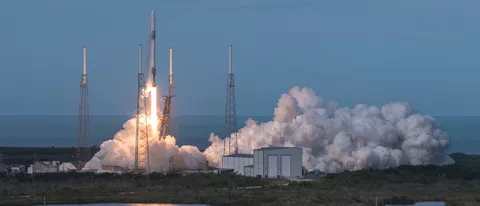 SpaceX, 7000 satelliti per internet dallo spazio