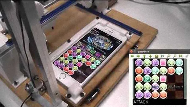 Un robot fai-da-te controlla iPhone e stravince nei giochi