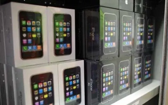UBS: un iPhone 3GS da 8GB danneggerebbe Apple