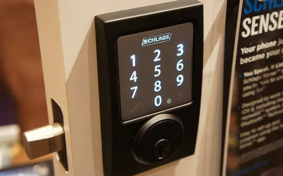 Aprire la porta di casa con Siri è realtà con la serratura smart Schlage Sense