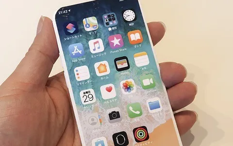 iPhone 13, spuntano foto e video di un modellino