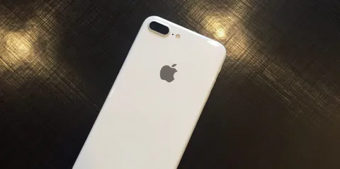 iPhone 7 e 7 Plus, ecco che aspetto avrebbe in tonalità Jet White