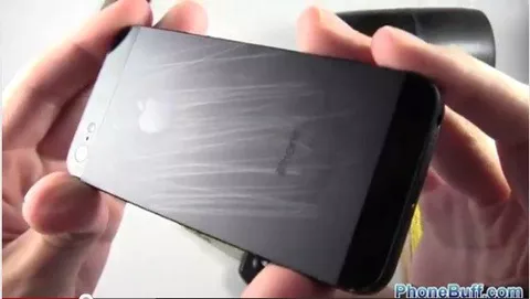 iPhone 5, Apple cambierà il fragile alluminio?