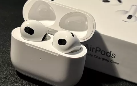 AirPods 3 con custodia di ricarica MagSafe: i migliori auricolari di Apple SVENDUTI