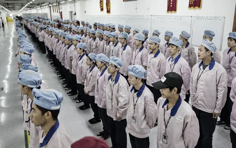 Uno sguardo negli impianti Pegatron di produzione iPhone