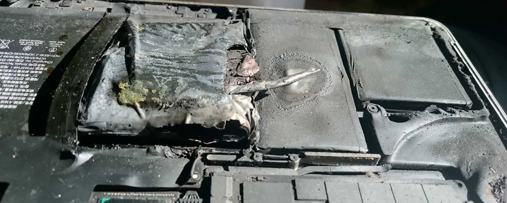 MacBook Pro prende fuoco: il video che ha scatenato l'allarme