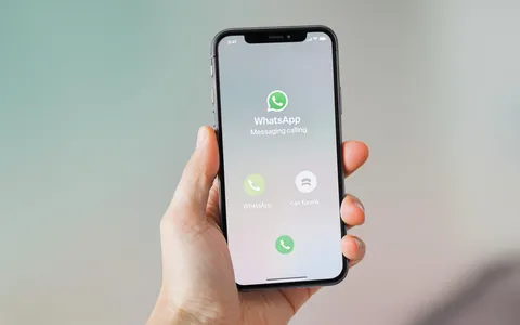 Ora WhatsApp può diventare l'app predefinita per chiamate e messaggi su iPhone
